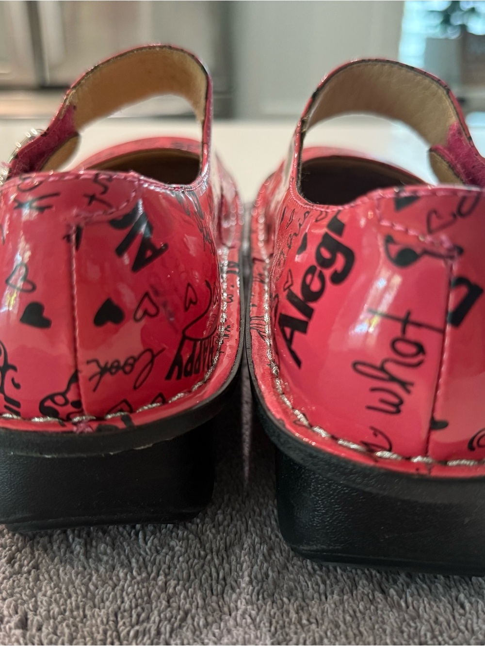 Algeria Pink Heart-Print Mary Jane Shoes - Picture 5 of 6